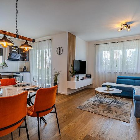 Korina Apartment - Free Private Parking Zadar Bagian luar foto