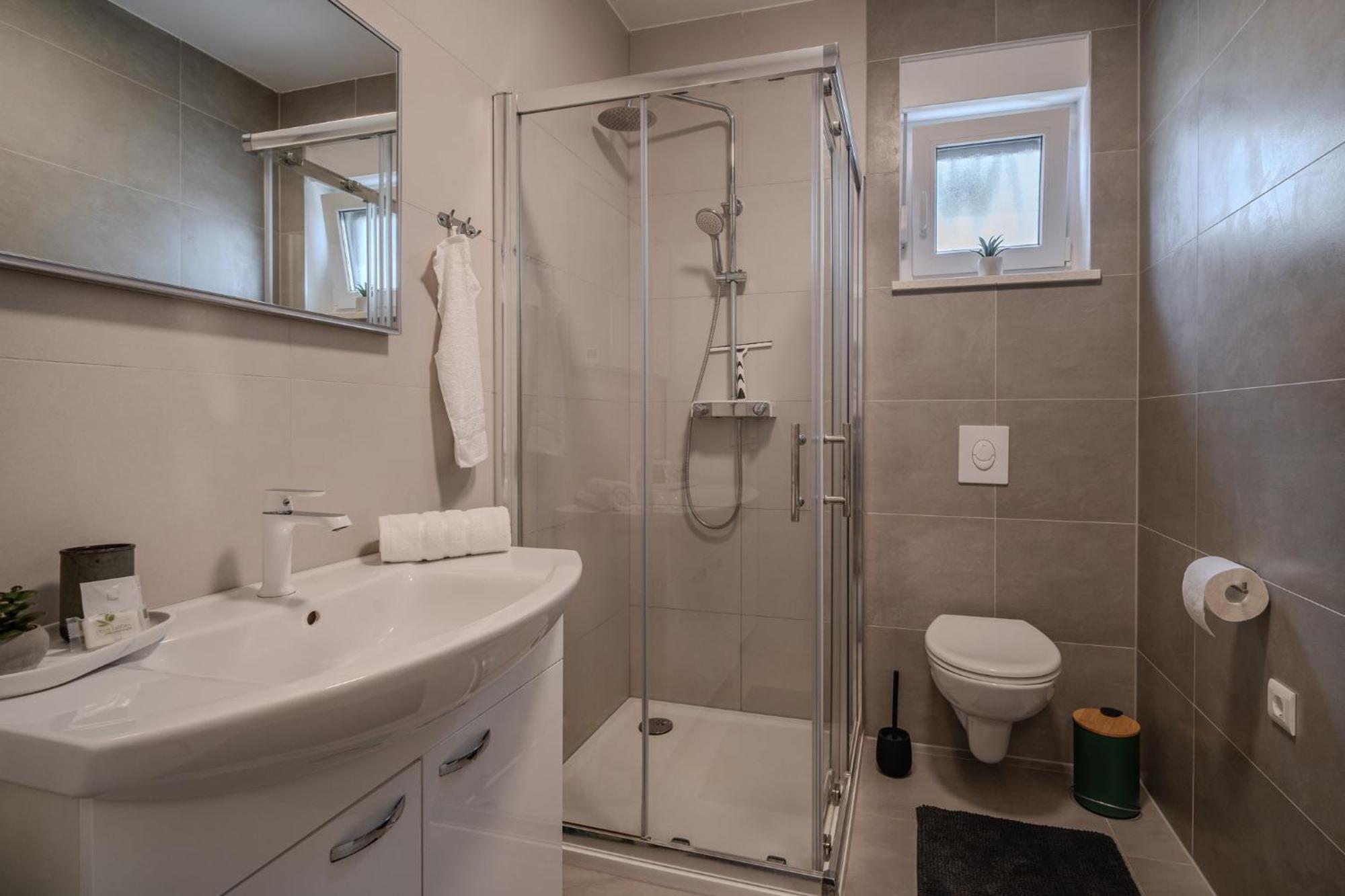 Korina Apartment - Free Private Parking Zadar Bagian luar foto